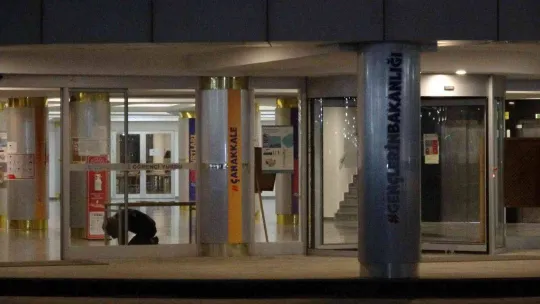 Çanakkale'de KYK yurtlarında 'Deprem Anı, Çök Kapan Tutun ve Tahliye' tatbikatı