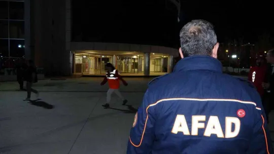Çanakkale'de KYK yurtlarında 'Deprem Anı, Çök Kapan Tutun ve Tahliye' tatbikatı