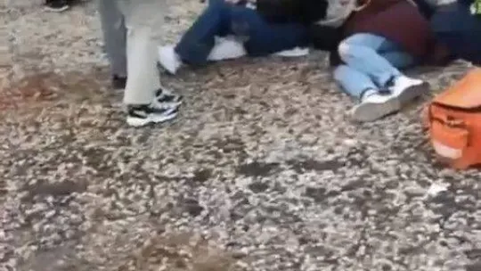 Çanakkale'de minibüs ile kamyonet çarpıştı: 6 yaralı