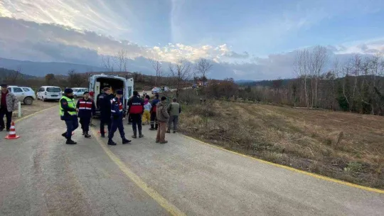 Çanakkale'de minibüs tarlaya uçtu: Uzman erbaş hayatını kaybetti, 9 kişi yaralandı