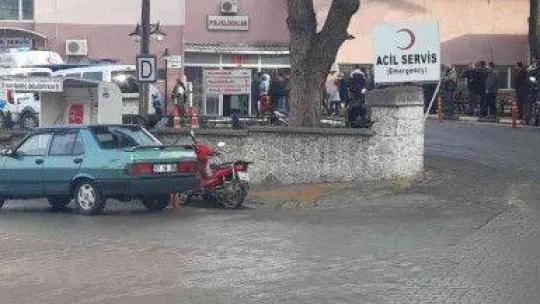 Çanakkale'de minibüs tarlaya uçtu: Uzman erbaş hayatını kaybetti, 9 kişi yaralandı