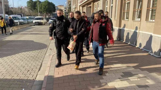 Çanakkale'de Orta Asya ve Afrika uyruklu 14 kadını pazarlayan 5 kişi yakalandı
