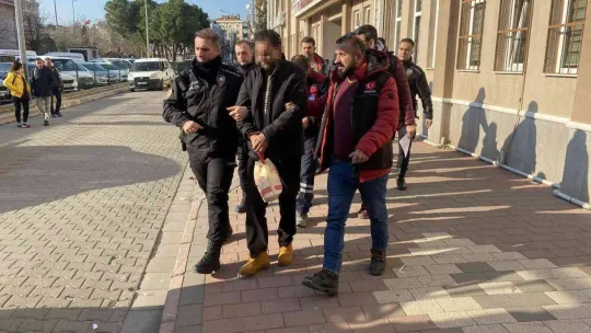 Çanakkale'de Orta Asya ve Afrika uyruklu 14 kadını pazarlayan 5 kişi yakalandı