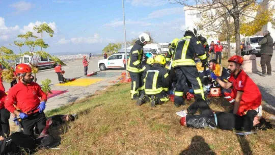 Çanakkale'de uçak kazası tatbikatı gerçekleştirildi