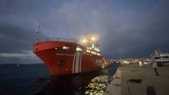 Çanakkale'den ikmal ve yardım malzemelerini alan 'Nene Hatun' İskenderun'a hareket edecek