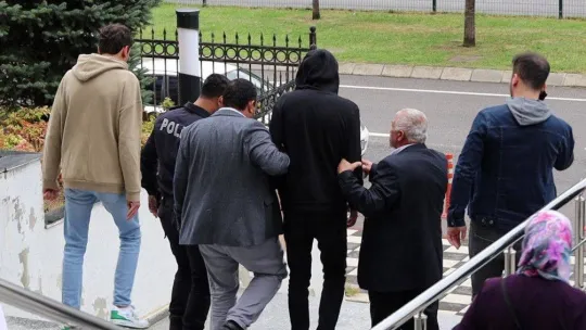 Canice katledilen Ayşegül'ün duruşması savaş alanına döndü