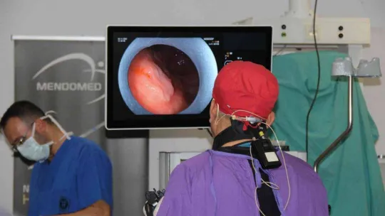 Canlı bağlantıyla Kocaeli'den Antalya'ya ameliyat ve operasyon eğitimi