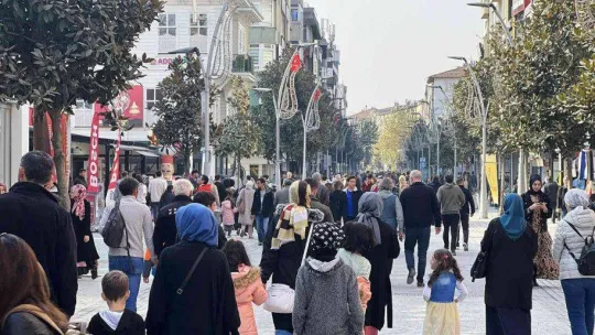 Çark Caddesi binlerce misafirini yeni yüzüyle ağırlıyor