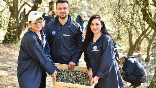 CarrefourSA, gönüllüleriyle birlikte Cumhuriyet için 'seferber' oldu