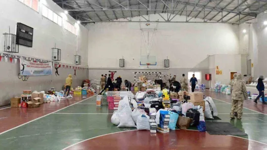 Çatak'ta depremzedeler için yardım seferberliği