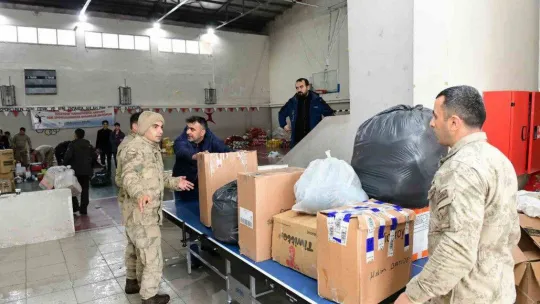 Çatak'ta depremzedeler için yardım seferberliği
