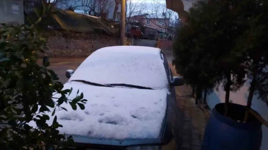 Çatalca'da kar yağışı etkili oldu