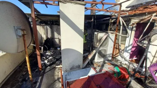 Çatı katında çıkan yangın korkuttu