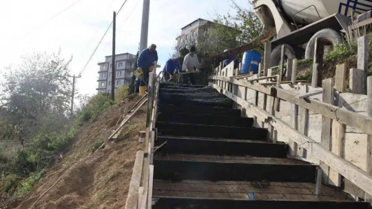 Çayırköy'e 14 metre uzunluğunda yeni merdiven