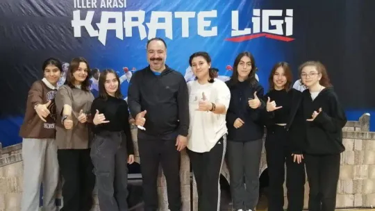 Çayırova Belediyesi'nden 1 kupa, 8 madalya