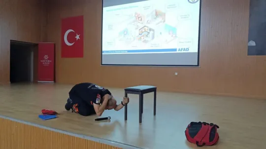 Silivri Arama Kurtarma Ekipleri, Okullarda Eğitim Vermeye Devam Ediyor 