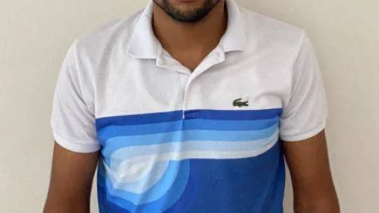 Çekçekli arabayla geldiler, bilgisayar monitörü çaldılar