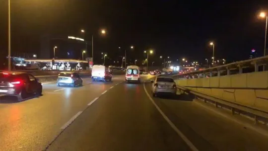 Çekmeköy'de alkollü sürücü ticari araca çarpıp kaçtı: 1 yaralı