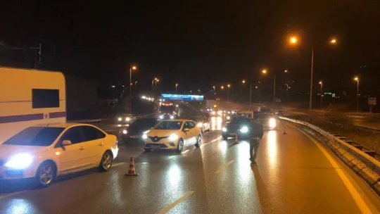 Çekmeköy'de alkollü sürücü ticari araca çarpıp kaçtı: 1 yaralı