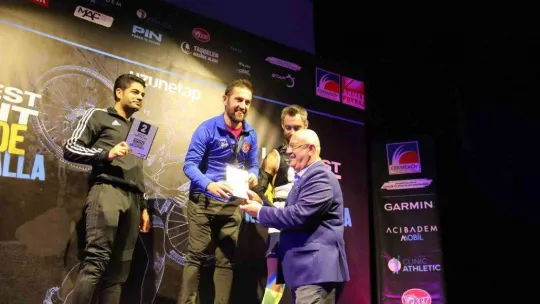 Çekmeköy'de zorlu parkur ve soğuk havada kıyasıya mücadele