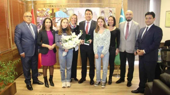 Cem Kürşad Hasanoğlu'na 'Halklar Dostluğu Nişanı'