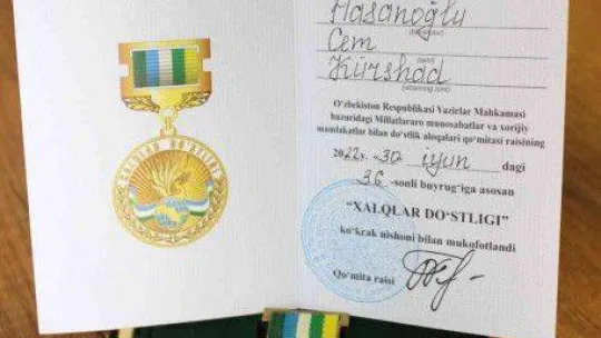 Cem Kürşad Hasanoğlu'na 'Halklar Dostluğu Nişanı'