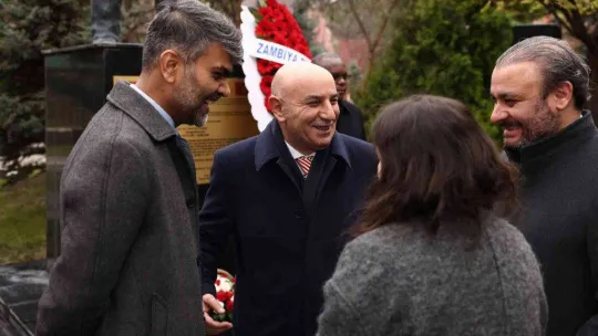 Cengiz Aytmatov 94'üncü doğum gününde Keçiören'de anıldı