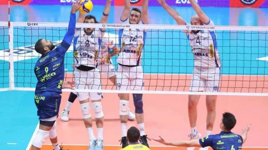 CEV Cup: Valsa Group Modena: 3 - Arkas Spor: 0