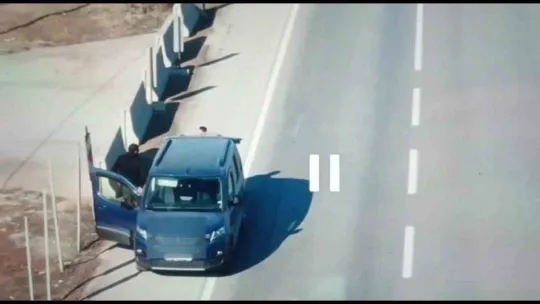 Ceza yememek için direksiyonda yer değiştirdiler, ama drondan kaçamadılar