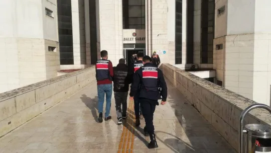 Cezaevi firarisi, Edremit'te jandarmanın sıkı takibiyle yakalandı