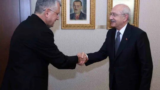 CHP Genel Başkanı Kemal Kılıçdaroğlu, SOL Parti heyeti ile bir araya geldi