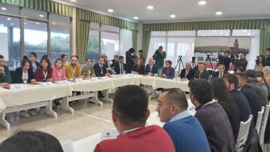 CHP lideri Kılıçdaroğlu, gençlerle bir araya geldi