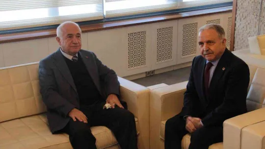 Çiçek ve Arınç'tan İhlas Medya Ankara Grubu Temsilcisi Kahraman'a ziyaret