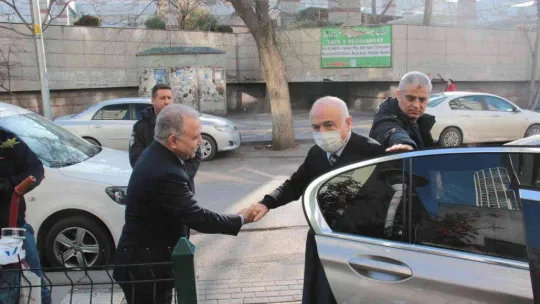Çiçek ve Arınç'tan İhlas Medya Ankara Grubu Temsilcisi Kahraman'a ziyaret