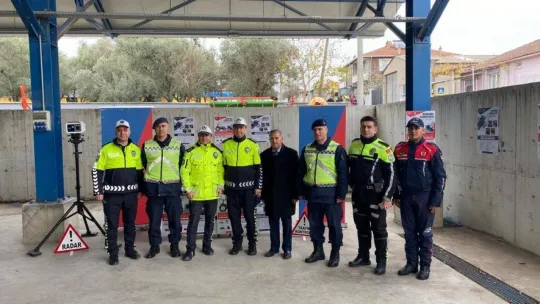 Çiftçilere 'Trafikte görünür ol' eğitimi