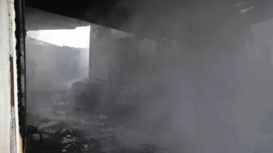 Çiftlik evi alev alev yandı