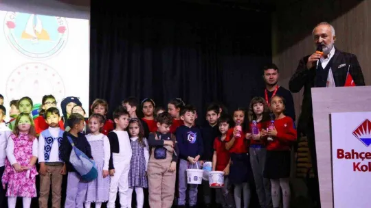 Çiftlikköy'de öğrencilerden sürdürülebilir moda defilesi