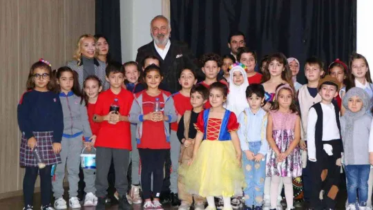 Çiftlikköy'de öğrencilerden sürdürülebilir moda defilesi