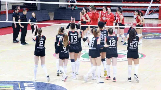 Çiftlikköy Sultanları ilk galibiyetini Havran'a karşı aldı