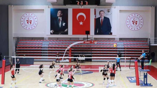 Çiftlikköy Sultanları ilk galibiyetini Havran'a karşı aldı