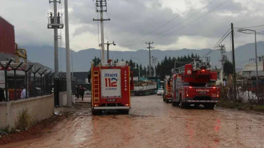 Cips fabrikasında çıkan yangın korkuttu