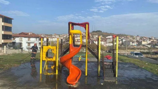 Çocuk parkında korkutan patlama