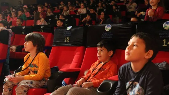 Çocuklar 'Kitaplar Ülkesi'nde buluştu