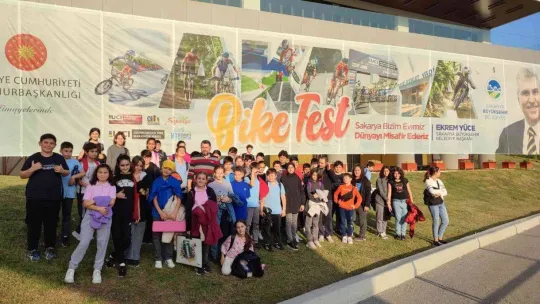 Çocuklar Ayçiçeği Bisiklet Vadisi'nde eğlenirken öğrendi