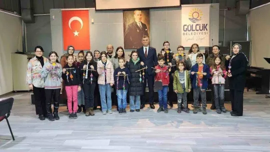 Çocuklar keçeden duvar süsleri yaptı