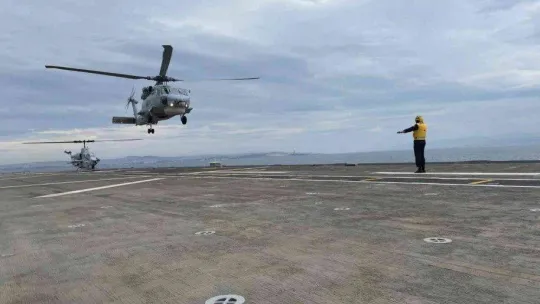Çok maksatlı amfibi gemisi Lhdanadolu'ya ilk iniş gerçekleştirildi