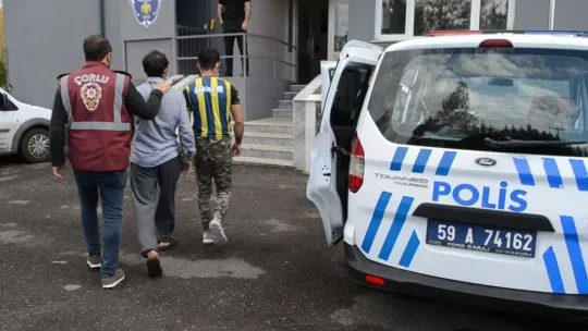 Çorlu'da 20 kaçak göçmen yakalandı