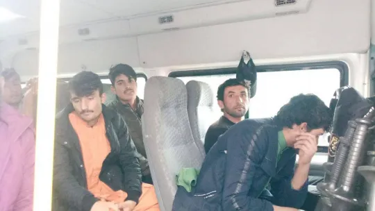 Çorlu'da 8 kaçak göçmen yakalandı