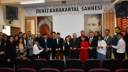 Çorlu'da okulun yenilenen konferans salonu açıldı