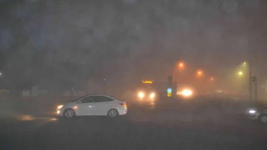 Çorlu'da yoğun sis: Göz gözü görmüyor